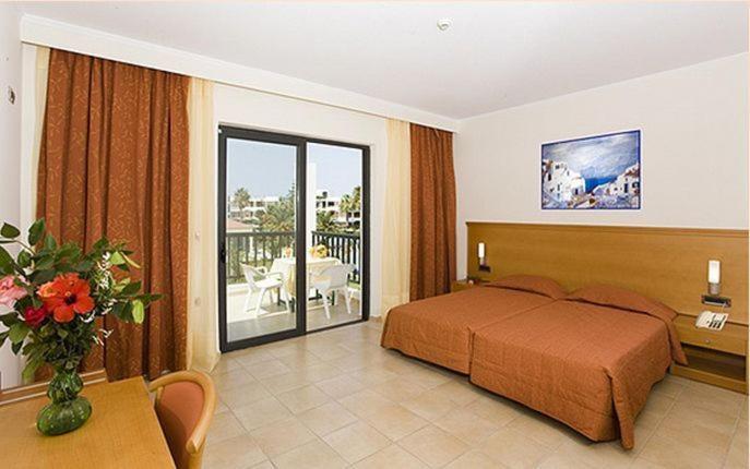 Tigaki Beach Hotel 外观 照片
